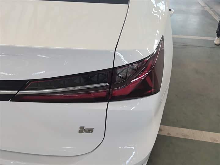 Roewe i5 2026 2026款 1.5L CVT豪华版