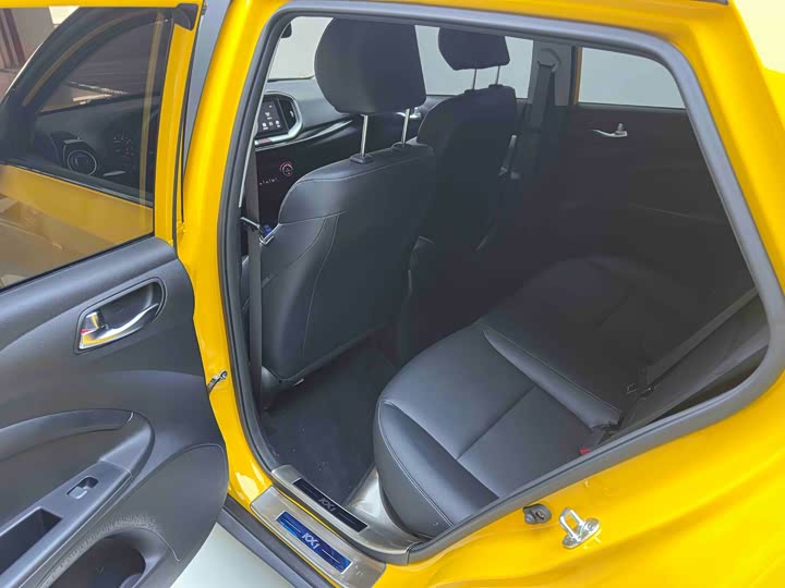 Kia KX1 2021 2021款 1.4L CVT天窗款