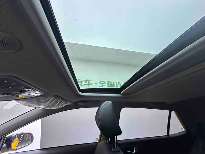 Kia KX1 2021 2021款 1.4L CVT天窗款