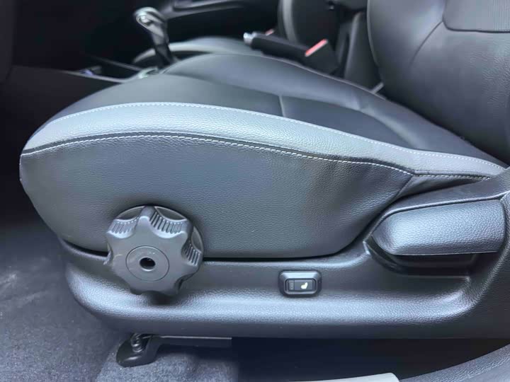 Kia KX1 2021 2021款 1.4L CVT天窗款