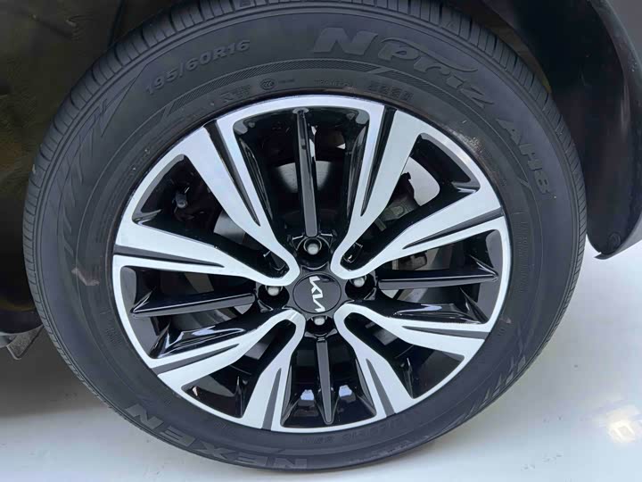 Kia KX1 2021 2021款 1.4L CVT天窗款