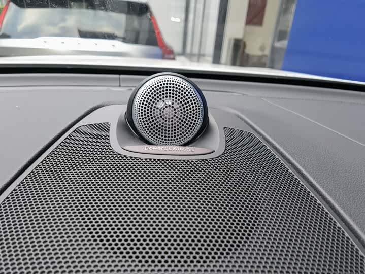 Volvo XC60 Hybrid 2025 2025款 插电式混动 长续航四驱智雅豪华版