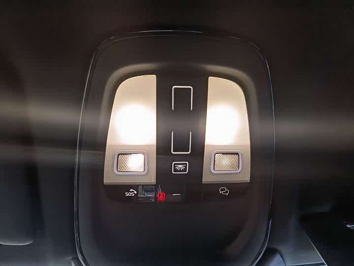 Volvo XC60 Hybrid 2025 2025款 插电式混动 长续航四驱智雅豪华版