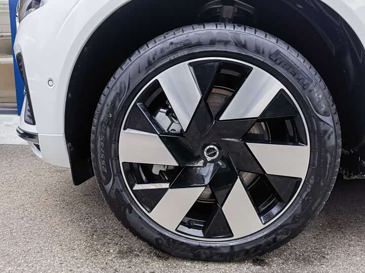 Volvo XC60 Hybrid 2025 2025款 插电式混动 长续航四驱智雅豪华版