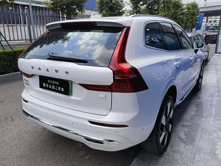 Volvo XC60 Hybrid 2025 2025款 插电式混动 长续航四驱智雅豪华版