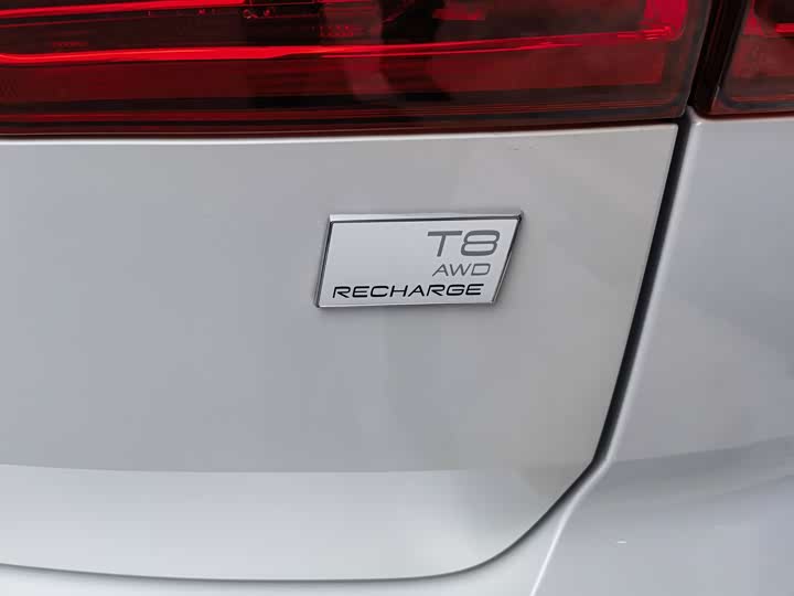 Volvo XC60 Hybrid 2025 2025款 插电式混动 长续航四驱智雅豪华版