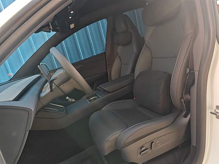 Tesla Model Y 2025 2025款 长续航全轮驱动版