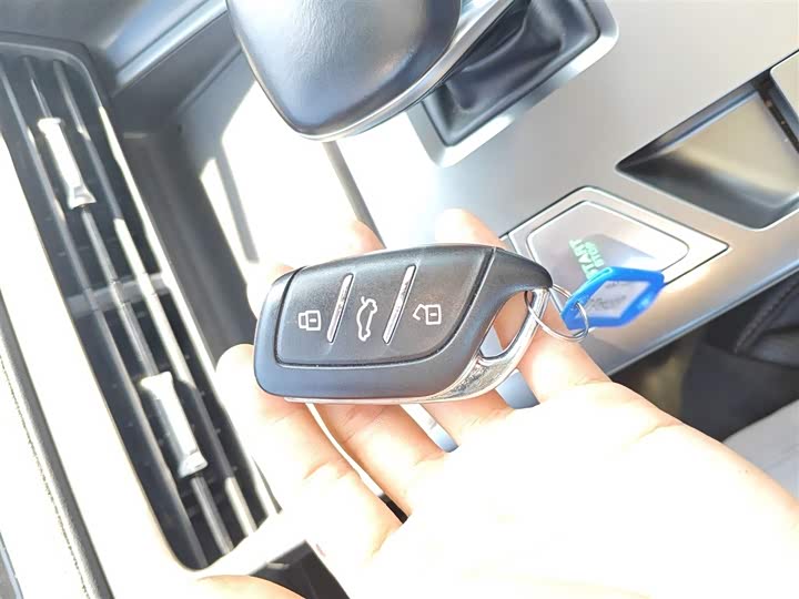 Roewe D5X DMH 2024 2024款 135科技版