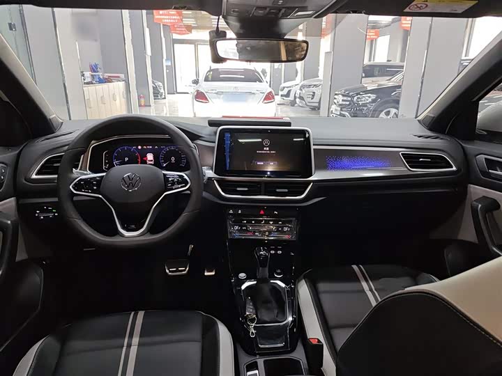 Volkswagen T-Roc 2024 2024款 300TSI DSG两驱辰光版
