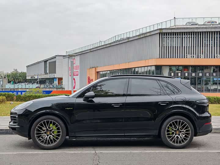 Porsche Cayenne Hybrid 2023 2023款 Cayenne E-Hybrid 2.0T 铂金版