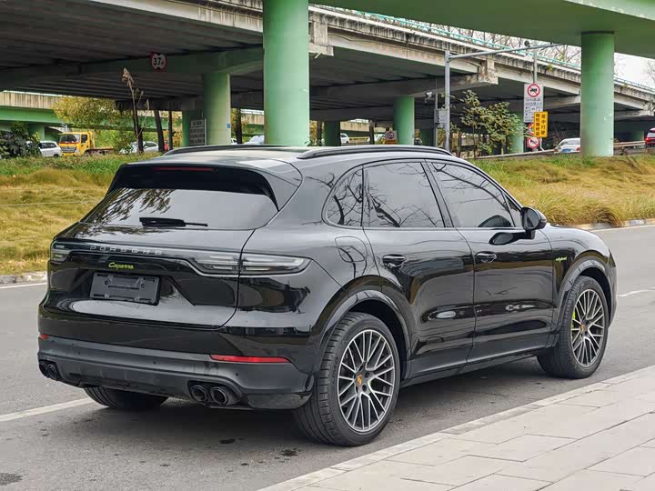 Porsche Cayenne Hybrid 2023 2023款 Cayenne E-Hybrid 2.0T 铂金版