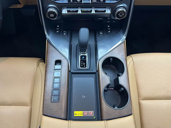 Lexus LX 2025 2025款 700h 领界版