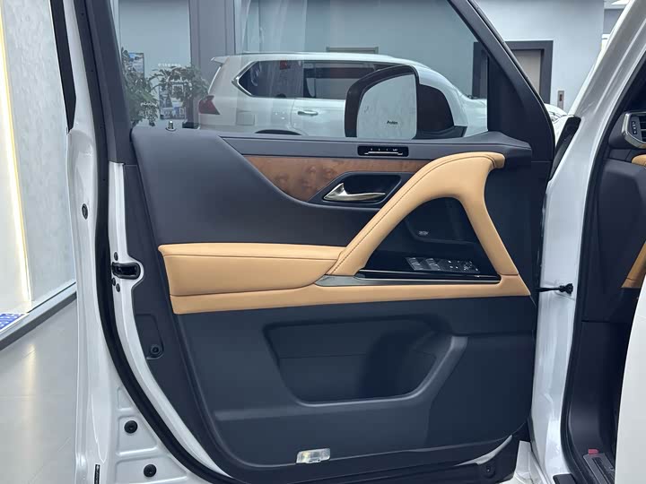 Lexus LX 2025 2025款 700h 领界版