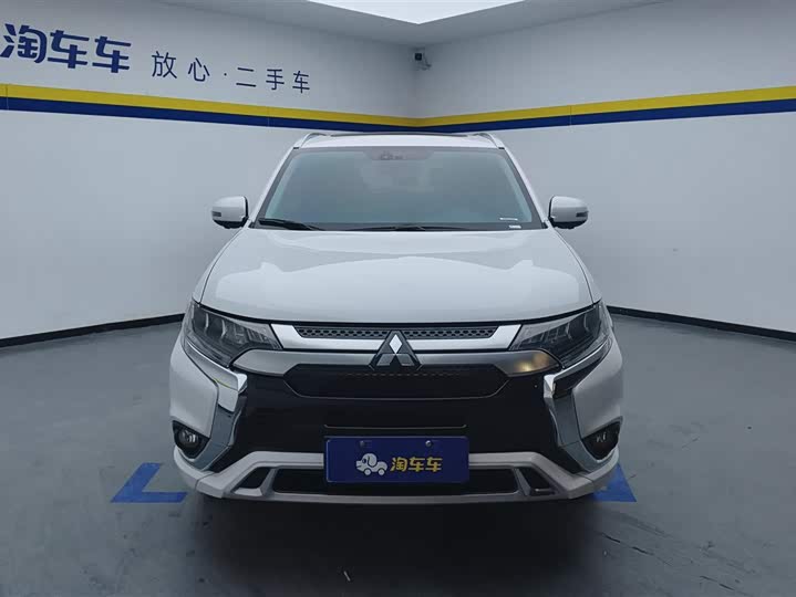 Mitsubishi Outlander 2021 2021款 2.4L 四驱致享版 7座