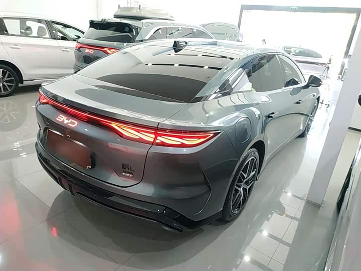 BYD Han L 2025 2025款 DM-p 四驱激光雷达旗舰型