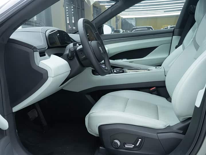 Zeekr 001 2025 2025款 WE版 100kWh 后驱