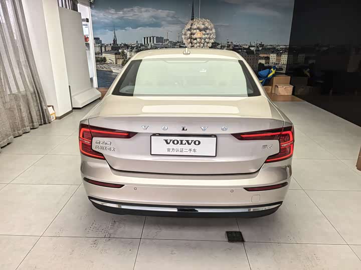 Volvo S60 2025 2025款 B4 智逸豪华版