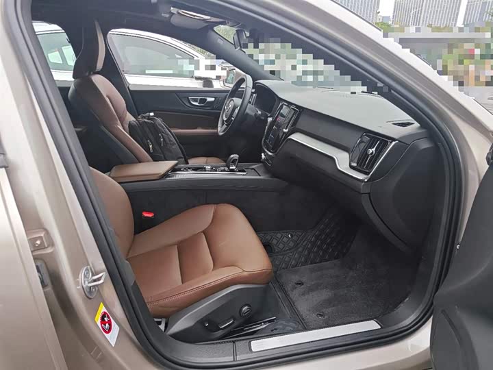 Volvo S60 2025 2025款 B4 智逸豪华版