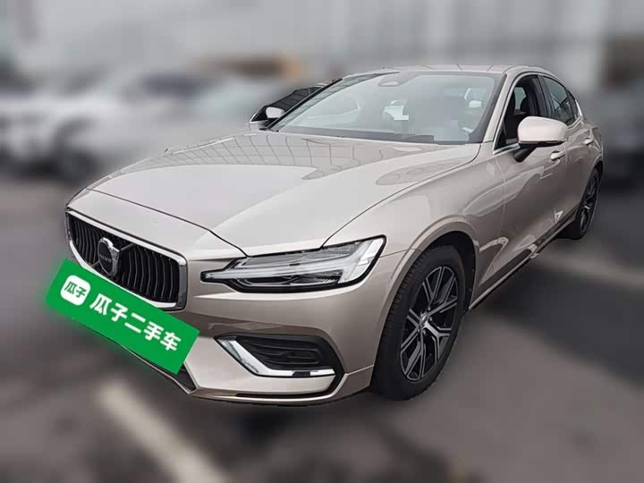 Volvo S60 2025 2025款 B4 智逸豪华版