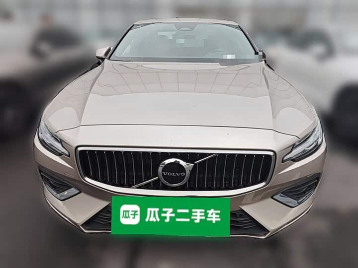 Volvo S60 2025 2025款 B4 智逸豪华版