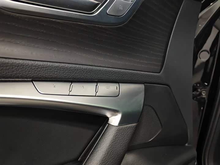 Audi A6L 2025 2025款 45 TFSI quattro 臻选动感型