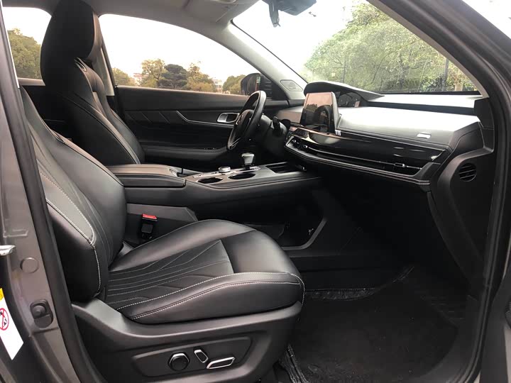 Changan UNI-K 2023 2023款 2.0T 两驱悦尚型