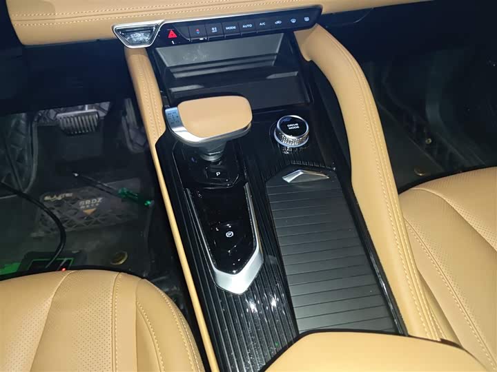 Geely Monjaro L Hybrid 2022 2022款 1.5T DHT增程电动至臻版