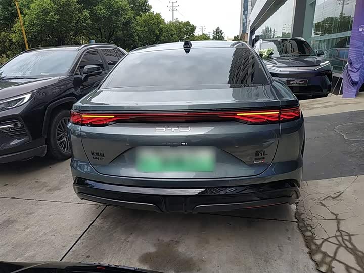 BYD Han L 2025 2025款 DM-p 四驱激光雷达旗舰型