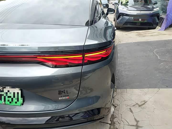 BYD Han L 2025 2025款 DM-p 四驱激光雷达旗舰型