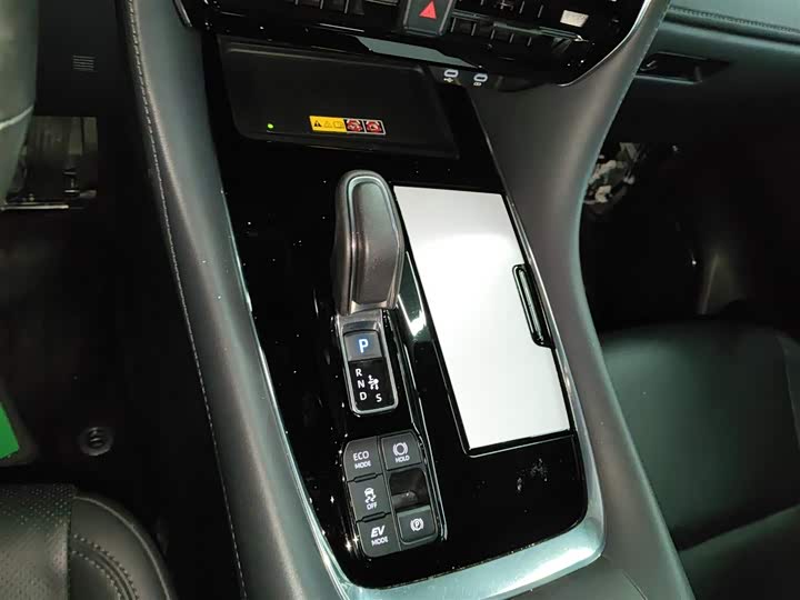 Toyota Vellfire 2024 2024款 皇冠 双擎 2.5L 至尊版