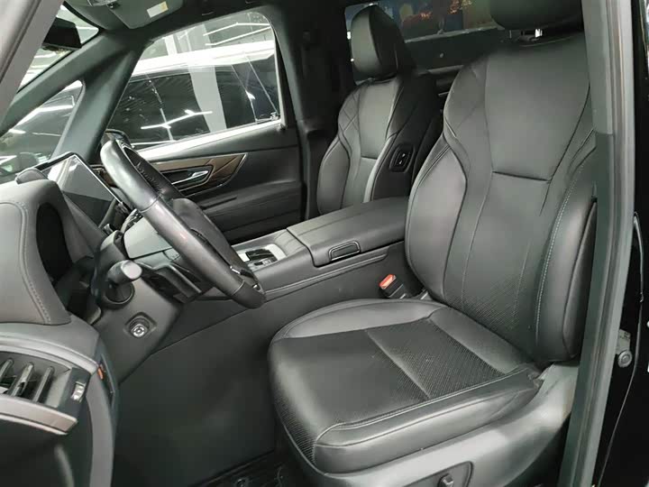 Toyota Vellfire 2024 2024款 皇冠 双擎 2.5L 至尊版