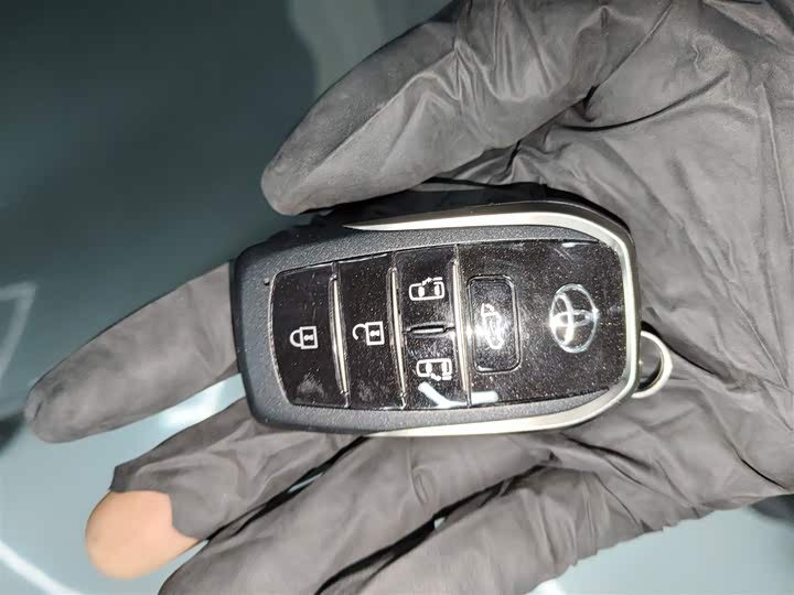 Toyota Vellfire 2024 2024款 皇冠 双擎 2.5L 至尊版