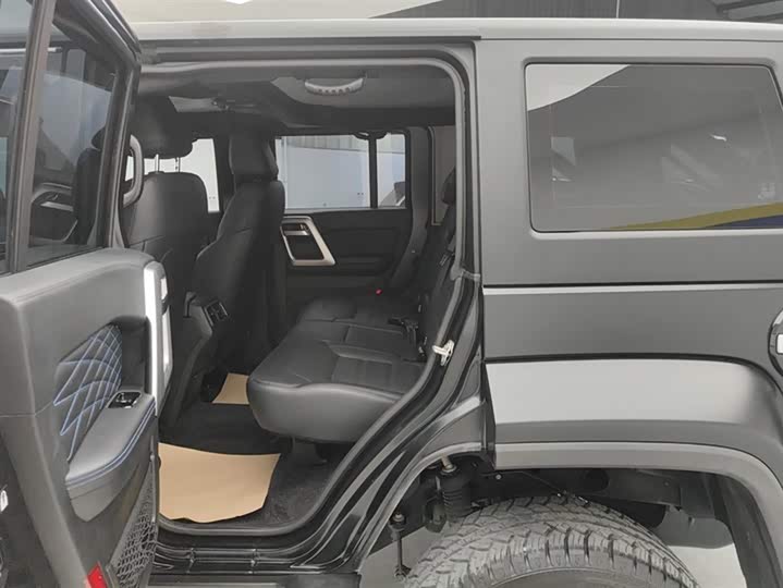 BAIC Beijing BJ40 2024 2024款 2.0D 刀锋英雄荣耀版