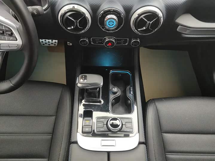 BAIC Beijing BJ40 2024 2024款 2.0D 刀锋英雄荣耀版