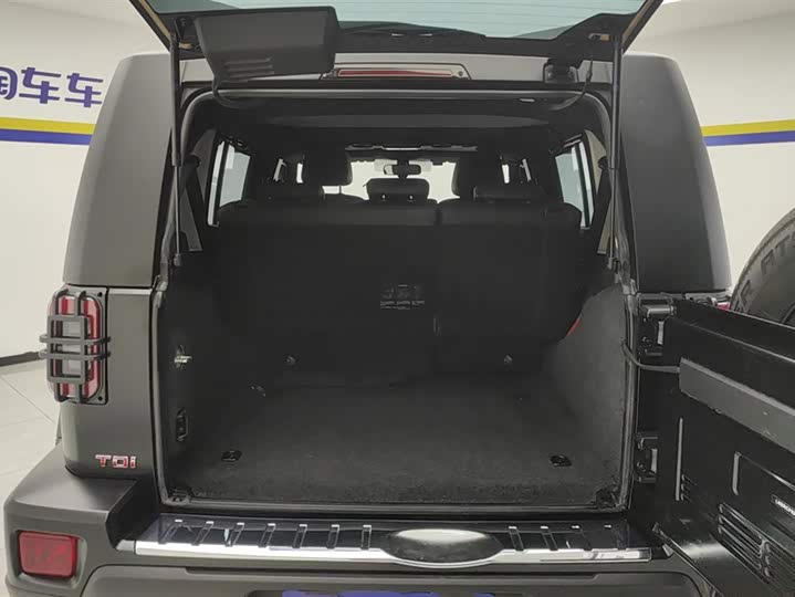 BAIC Beijing BJ40 2024 2024款 2.0D 刀锋英雄荣耀版