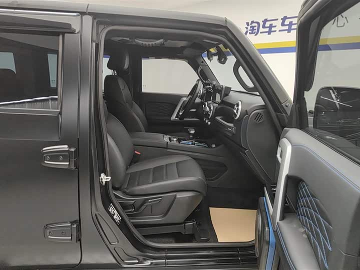 BAIC Beijing BJ40 2024 2024款 2.0D 刀锋英雄荣耀版