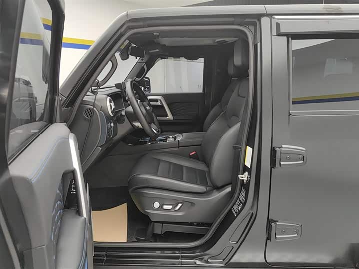 BAIC Beijing BJ40 2024 2024款 2.0D 刀锋英雄荣耀版