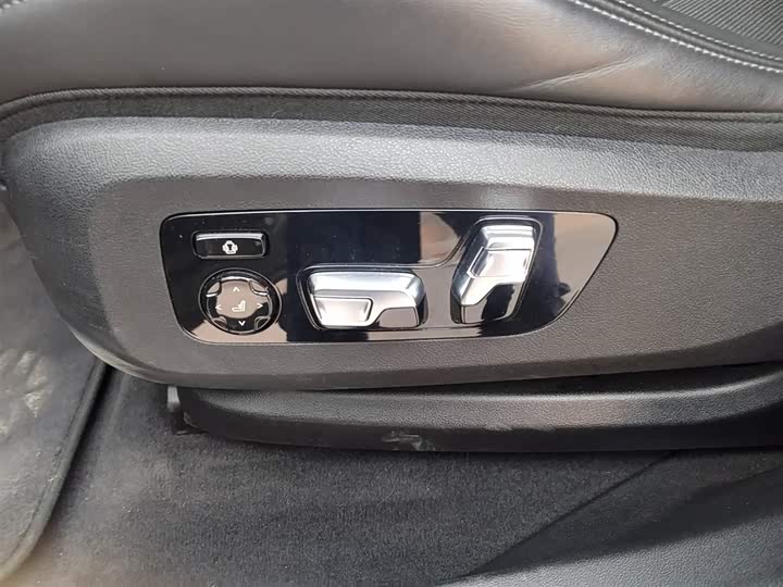 BMW XM 2023 2023款 基本型