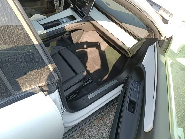 Polestar 4 2024 2024款 双电机长续航PLUS 双星互联版