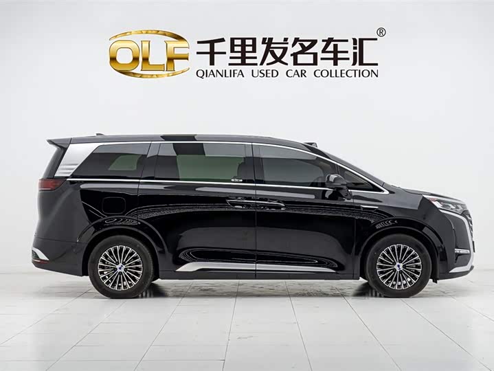 Denza D9 2025 2025款 DM-i 智驾版 1020 四驱尊享型