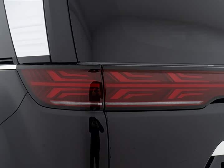 Denza D9 2025 2025款 DM-i 智驾版 1020 四驱尊享型