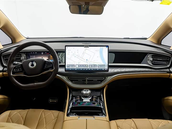 Denza D9 2025 2025款 DM-i 智驾版 1020 四驱尊享型