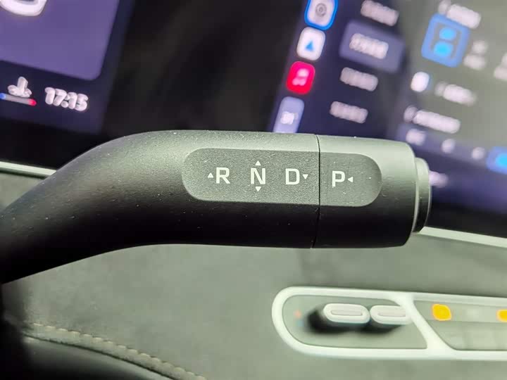 Roewe D7 2025 2025款 DMH 125km 世界冠军卓越版