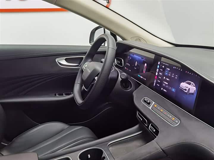 Roewe D7 2025 2025款 DMH 125km 世界冠军卓越版