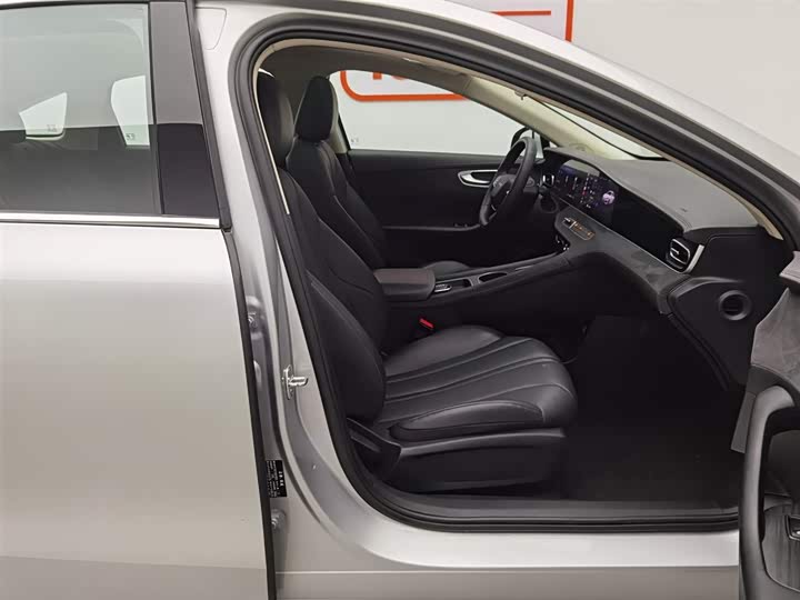 Roewe D7 2025 2025款 DMH 125km 世界冠军卓越版