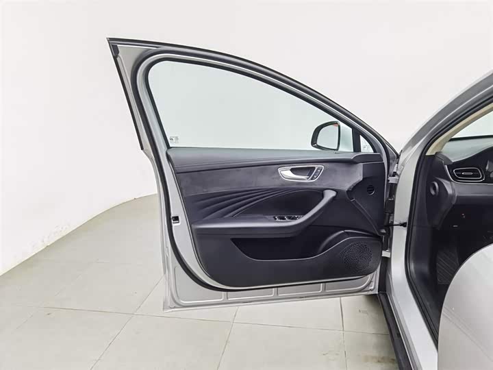 Roewe D7 2025 2025款 DMH 125km 世界冠军卓越版