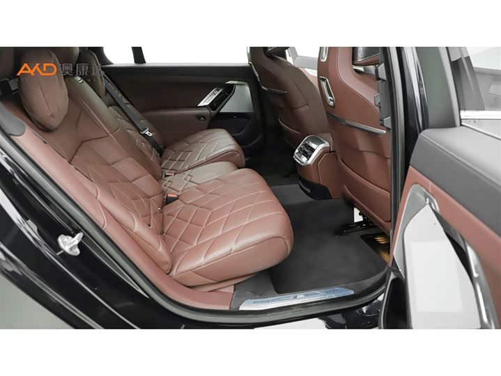 BMW i7 2023 2023款 eDrive50L 尊享M运动套装