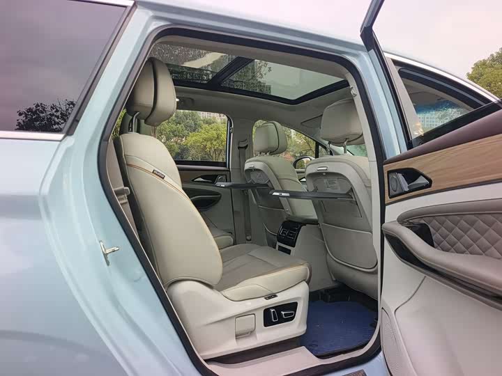 Dongfeng Forthing Yacht 2022 2022款 1.5T DCT逐浪版