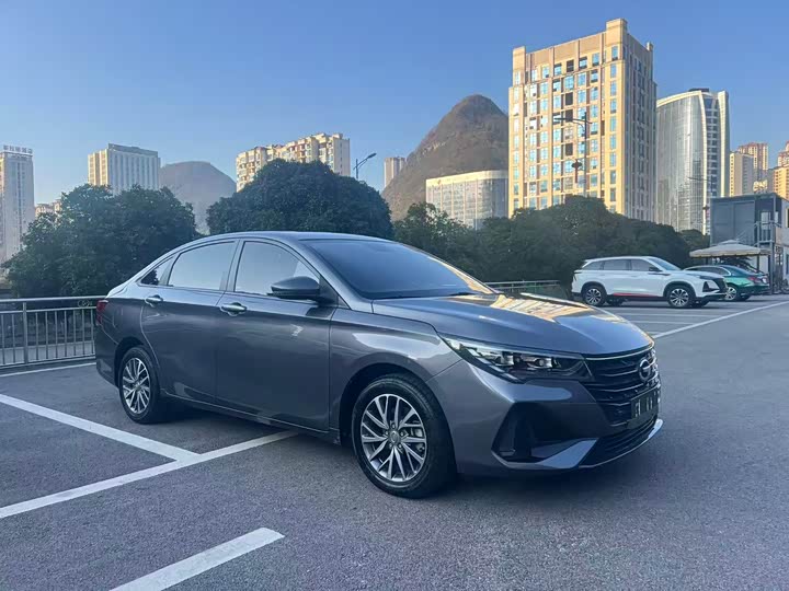 GAC Trumpchi GA4 2021 2021款 PLUS 235T 自动尊贵版