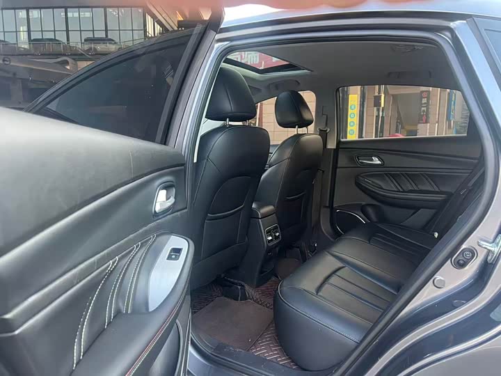 GAC Trumpchi GA4 2021 2021款 PLUS 235T 自动尊贵版